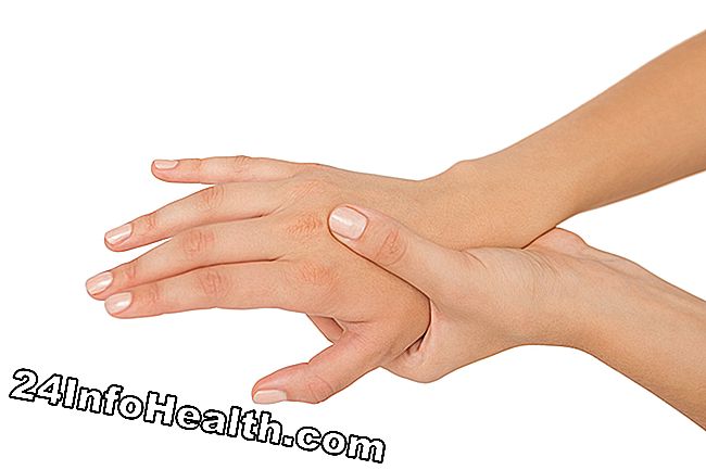 เป็นภาพบุคคลที่มีอาการบาดเจ็บที่เกิดจากความเครียดซ้ำ ๆ ของมือซึ่งกำลังประสบกับอาการปวดทั้งสองมือ