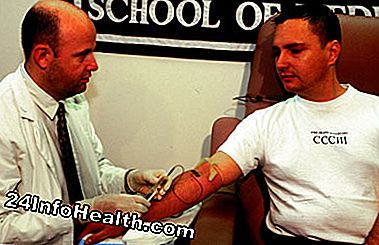 Nhà xuất bản tạp chí POV Troy Masters nhận được vắc-xin AIDS đầu tiên để đưa nó đến các thử nghiệm lâm sàng vào tháng 12 năm 1998.